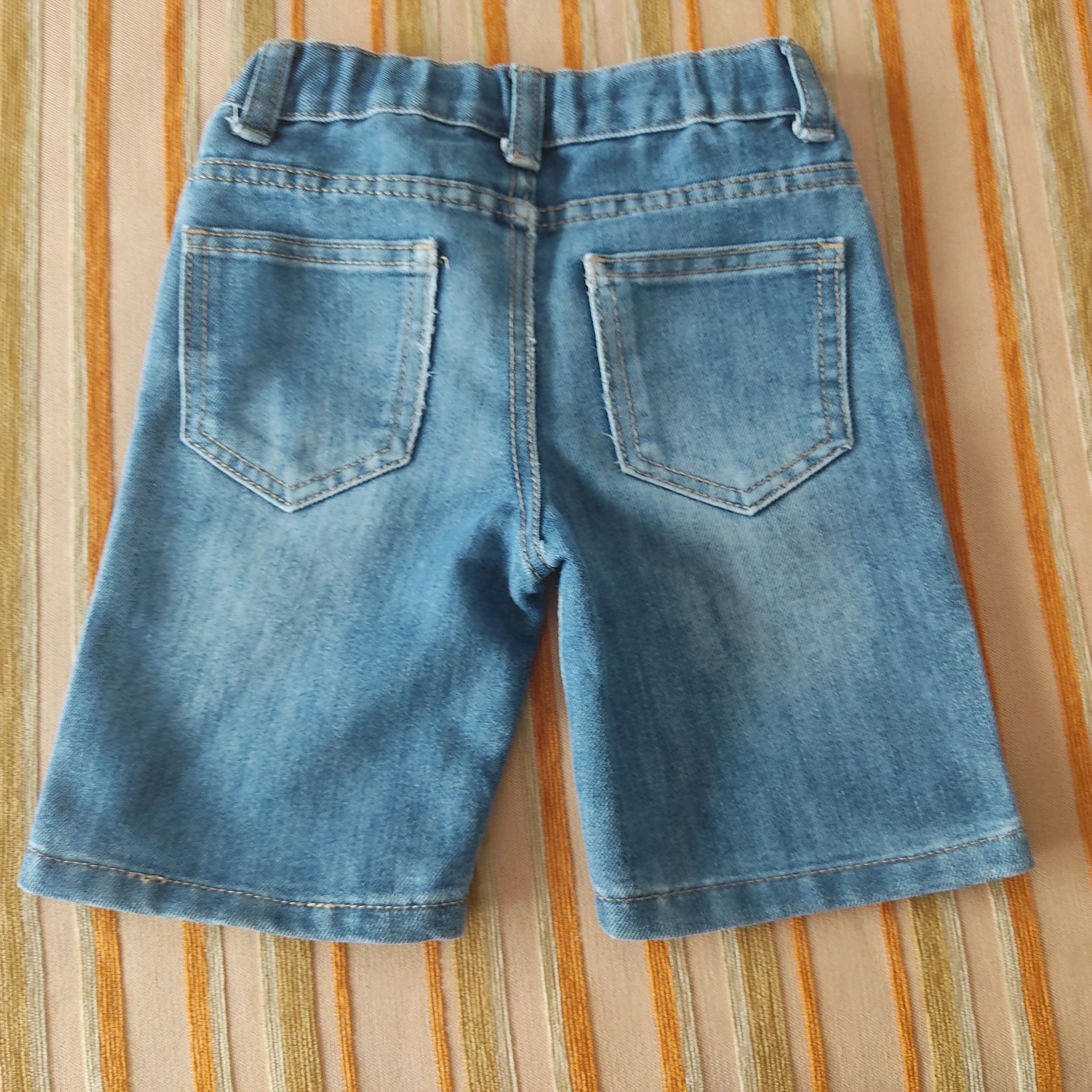 Short jeans. Size 3-4A (104 cm) – photo 2